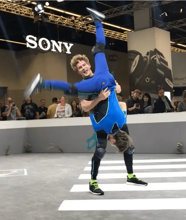 Akrobatik-Performance – Sony Messe