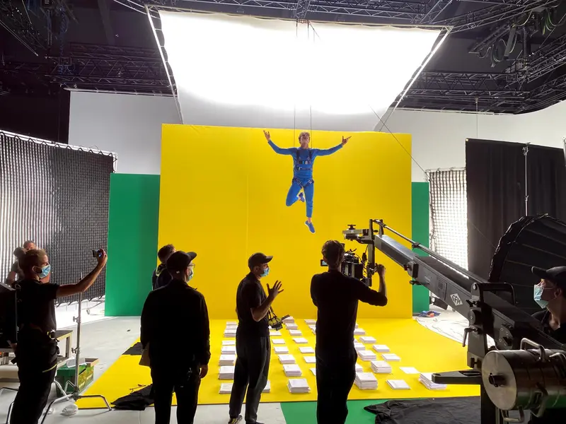 BerlinJohn – Stunt Actor am Draht bei Wire-Shooting
